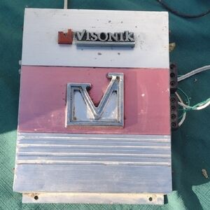 Visonik Silver and Pink Amplifier